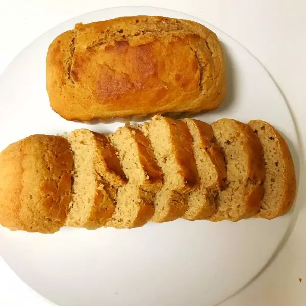 （超簡單超健康）無油烤全麥香蕉奶香麵包