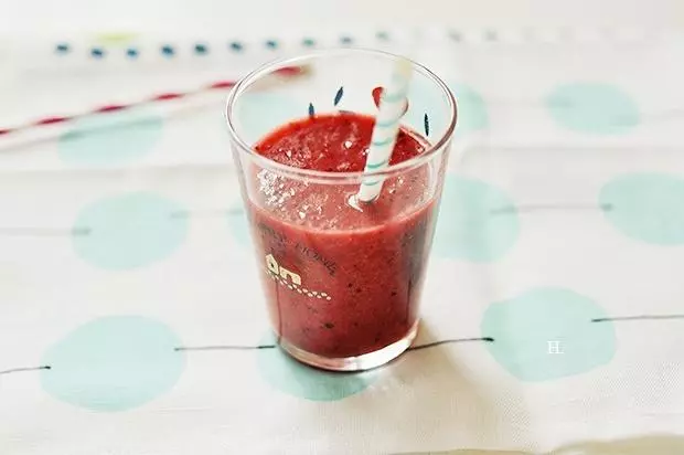 草莓百香果蔓越莓汁