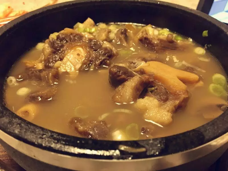 鮮美韓式牛尾湯