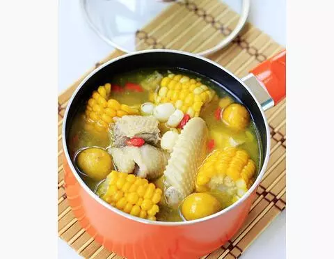 玉米蓮子燉土雞的做法