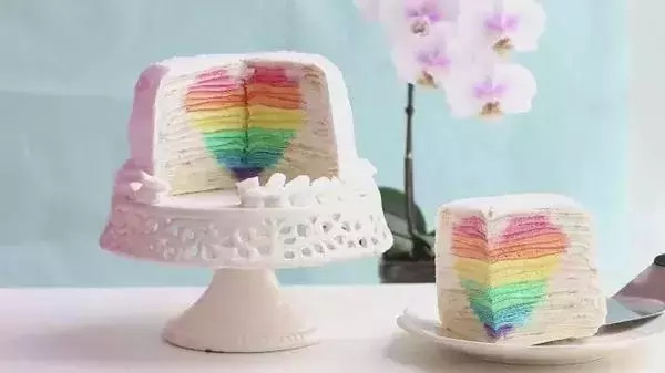 低調奢華有內涵的彩虹心形千層蛋糕