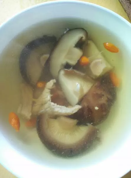 瑪咖花菇枸杞湯