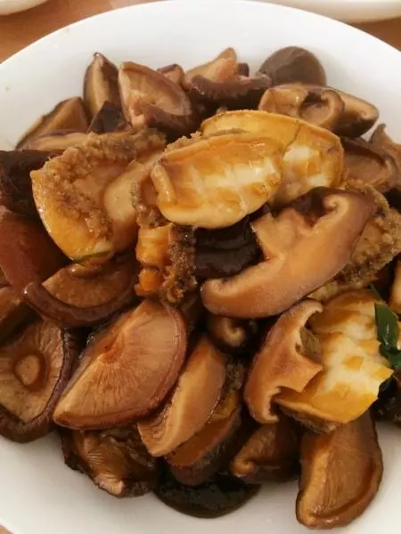 蚝油香菇燜鮑魚