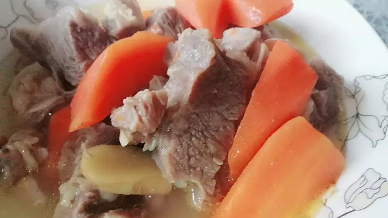 牛肉燉蘿蔔