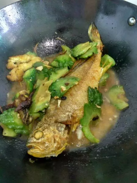 苦瓜燜黃魚