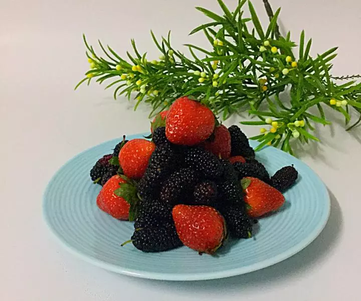 草莓和桑椹｛最佳清洗方法｝