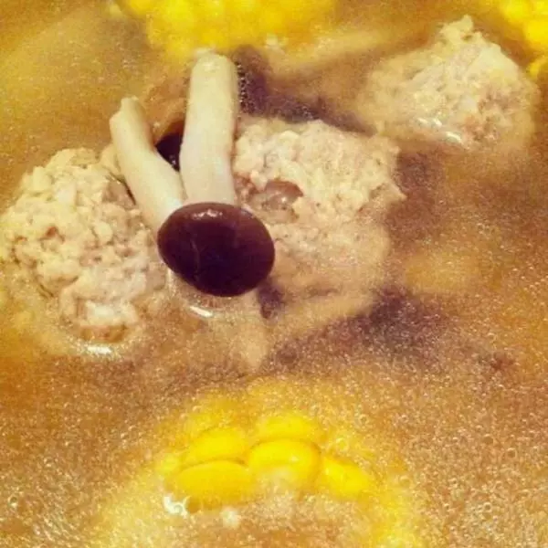 玉米丸子菌菇湯