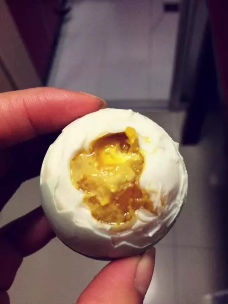 流油的鹹鴨蛋