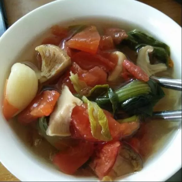 香菇番茄青菜湯