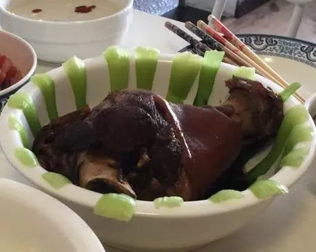 上海風味紅燒豬肘 流口水?