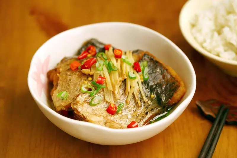 蔥油蒸酥魚
