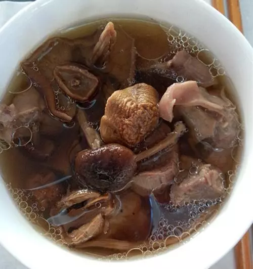 茶樹菇姬松茸燉羅漢肉