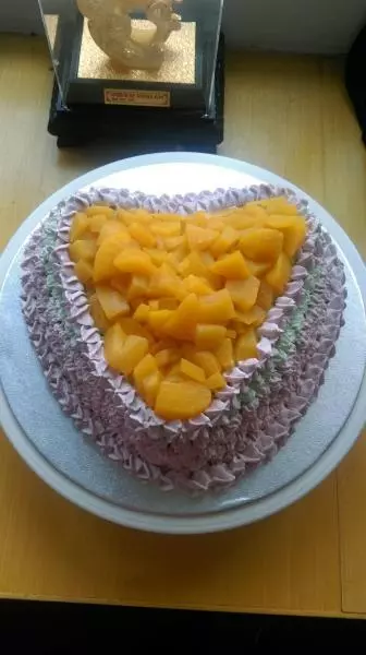 彩虹黃桃奶油蛋糕