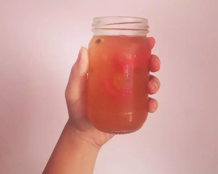 夏日冰飲——草莓蜂蜜百香果茶