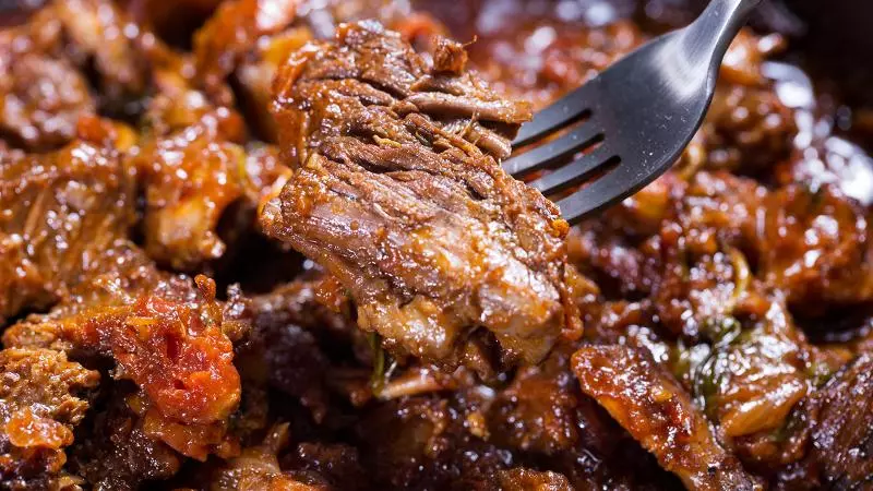 拿波里肉醬，牛肉香腸肋排燉一起，怎樣才不膩？