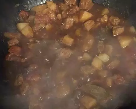 快手紅燒牛肉燉土豆