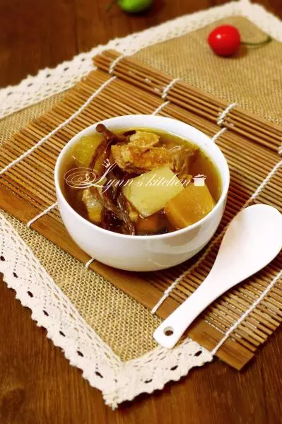 茶樹菇酸蘿蔔水鴨湯