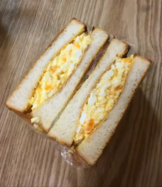 簡單快手的雞蛋三明治