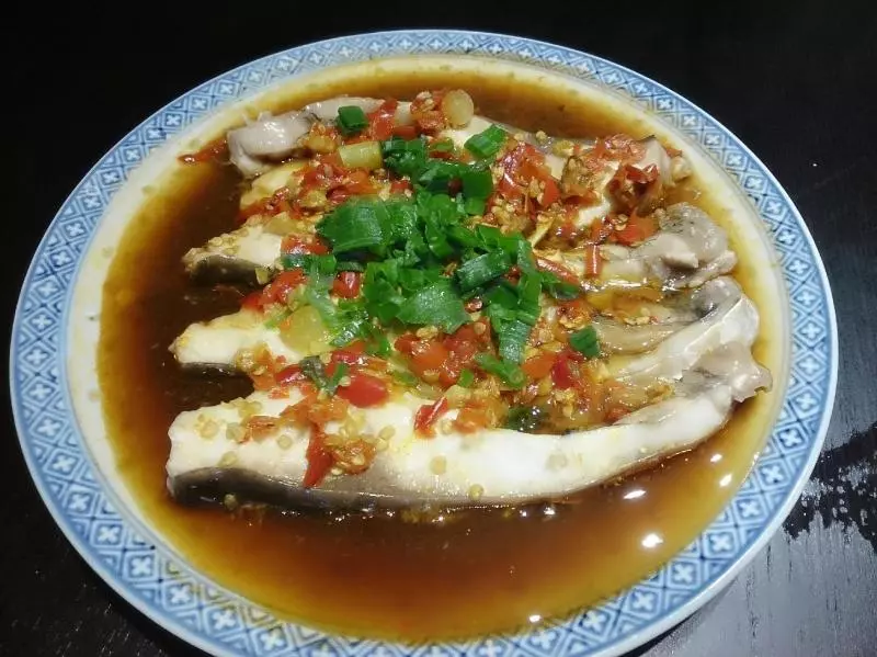 秘制剁椒蒸魚腩