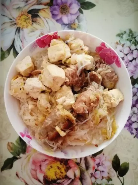 酸菜排骨燉凍豆腐粉條