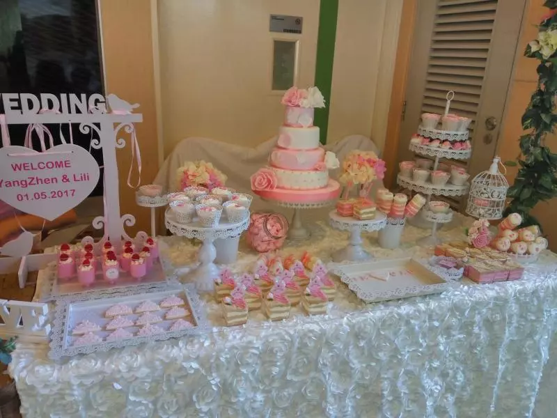 婚禮甜品台，粉白主題