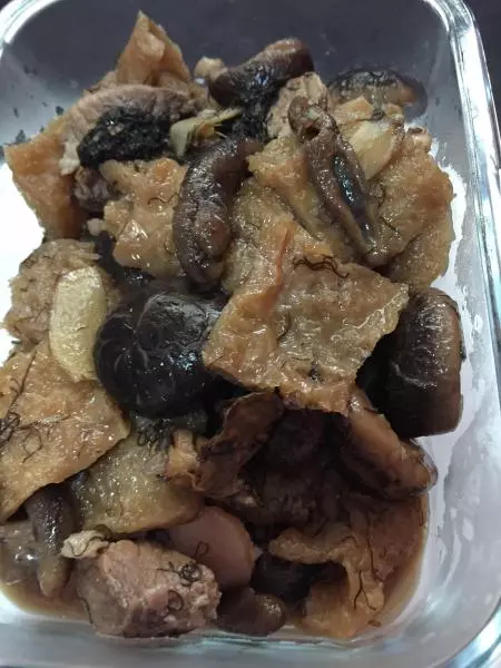 2018年菜系列之冬菇蚝豉燜海參魚鰾