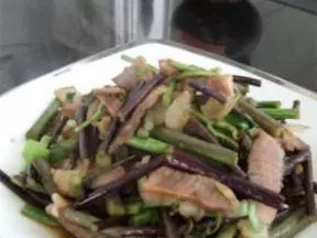 蕨菜炒臘肉