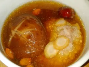 蒸泡參香菇肉團湯