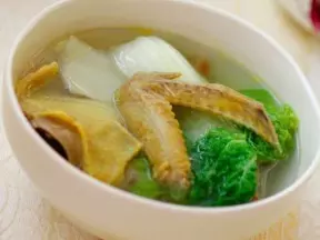 乳鴿青菜湯