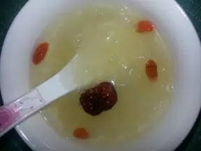銀耳紅棗枸杞甜湯