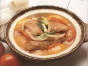 瓊瑤露桃雞煲