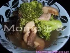 西蘭花香菇木耳肉片湯