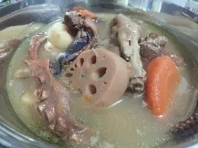 章魚蓮藕排骨湯