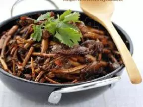 干鍋茶樹菇