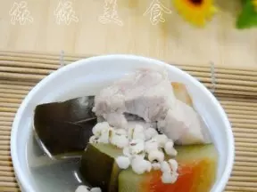 西瓜皮生熟薏米豬踭湯