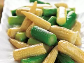 玉米筍炒芥藍菜