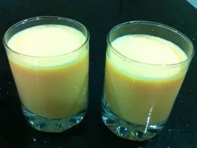 奶橙木瓜汁