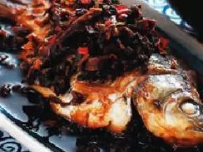 梅菜蒸魚