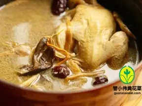 黄花菜虫草花炖鸡汤-养生汤