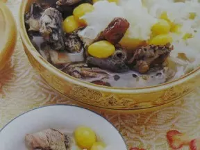 银耳银杏乌鸡汤