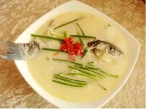 蘿蔔絲鯽魚湯