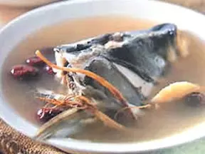 参须红枣炖鲈鱼