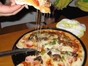 牛肉烟熏火腿披萨