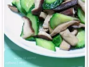 清炒香菇黃瓜