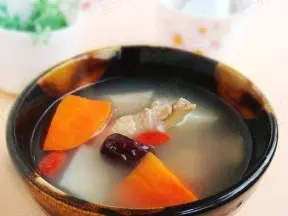 胡蘿蔔山藥紅棗雞湯