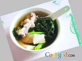 筒蒿鱼腩豆腐汤
