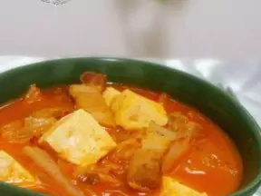 辣白菜豆腐湯