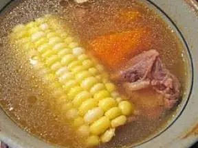 玉米蜜枣排骨汤
