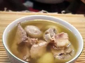 口蘑豬肝排骨湯