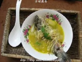 鯽魚蘿蔔絲湯